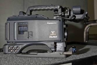 Panasonic AJ-HPX2700 2/3 3-CCD 16:9 P2 HD VariCam Camcorder w/Color VF