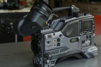 Sony PDW-530 XDCAM Camcorder, 16:9/4:3 Switchable Standard Definition Camcorder MPEG IMX 4:2:2 / DVCAM Formats