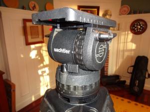 Sachtler DV 12 TB Touch Bubble Pro Video Fluid Head w/CF legs and Mid level Spreader